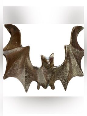 MADE IN INDIA NWT Cast aluminum gothic bat wall hanging-brass tone 8x10
$30
Pay
